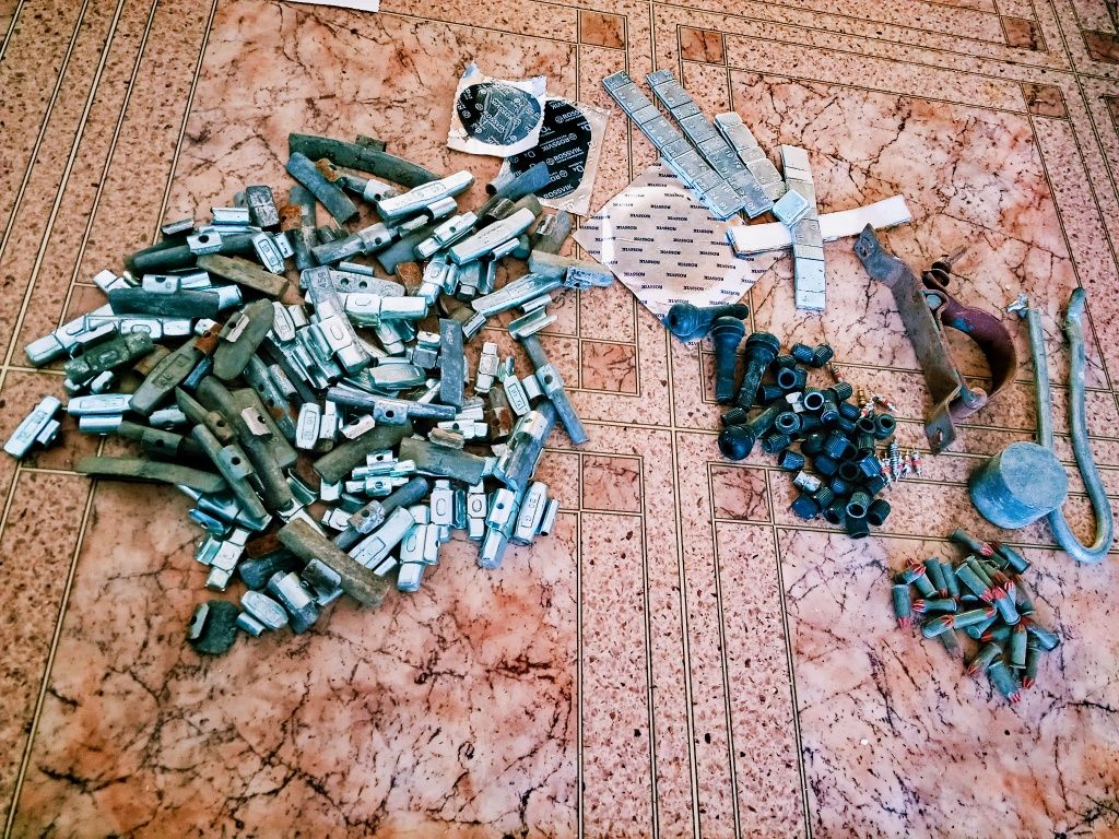 Предметы  быта  и  обихода  СССР  и  другое.