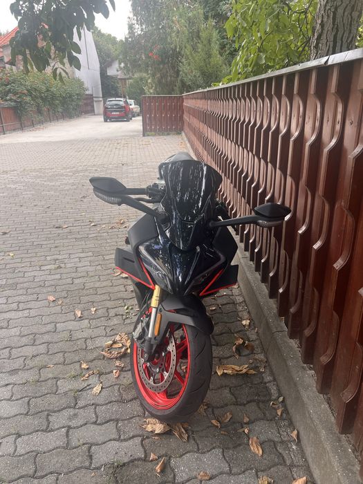 CFMOTO 450 SR-S 2024 – impecabilă, cu garanție și mici upgrade-uri