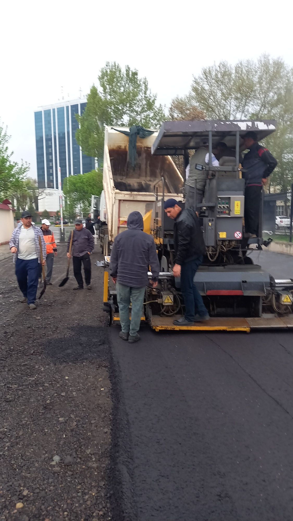 Тез ва сифатли килиб арзон нархларда асфальт ёткизамиз.