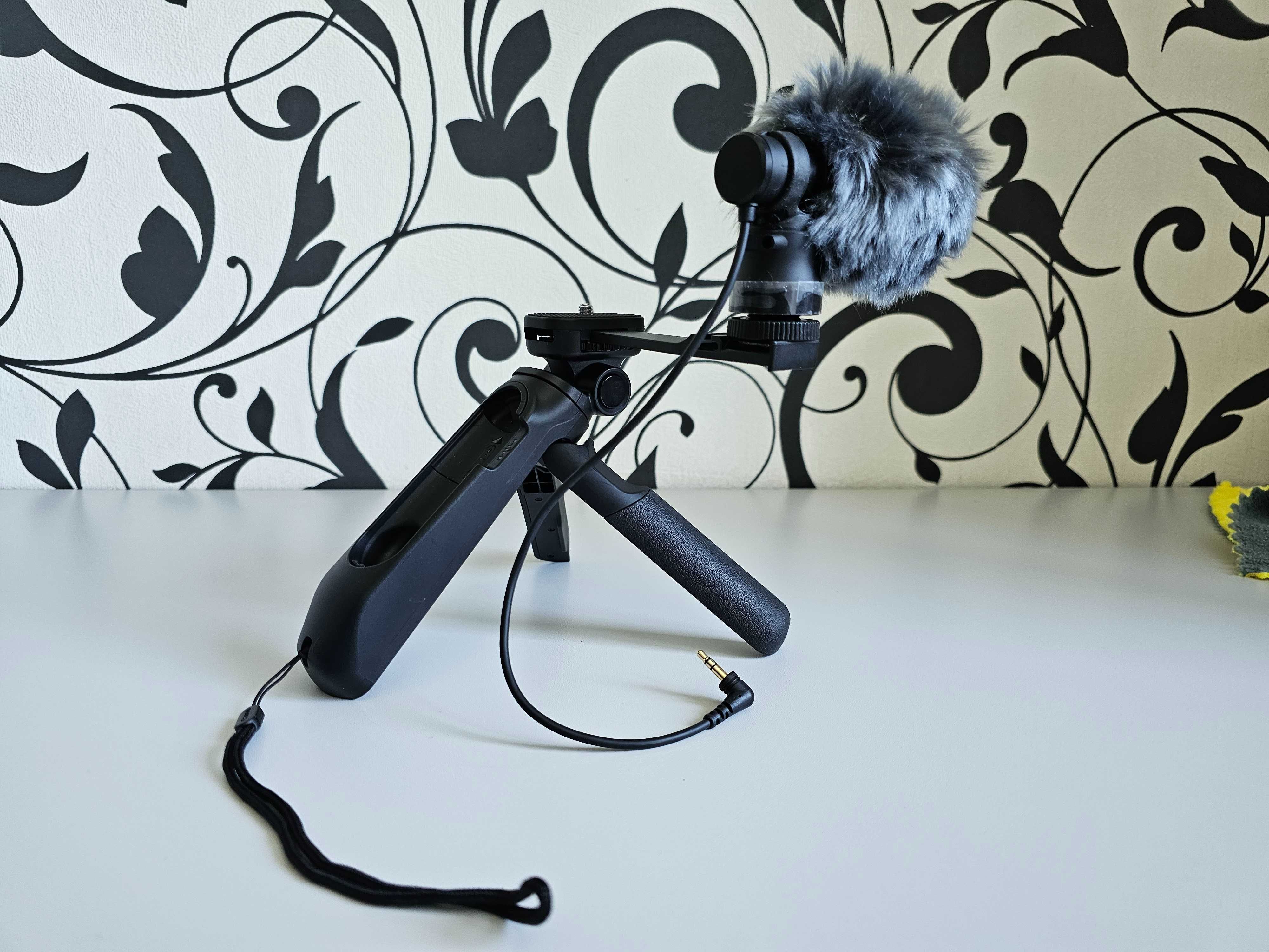 ПРОДАМ Штатив для камеры Canon HG-100TBR +Стереомикрофон Canon DM-E100