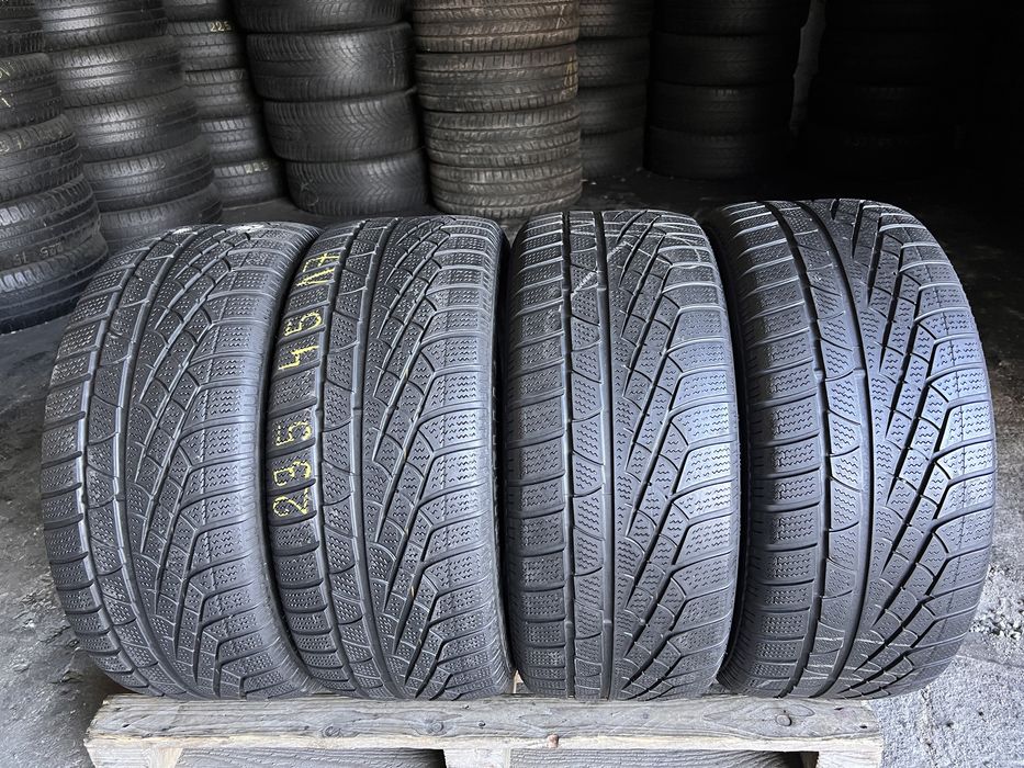 4 anvelope iarna 235/45/17 , Pirelli !