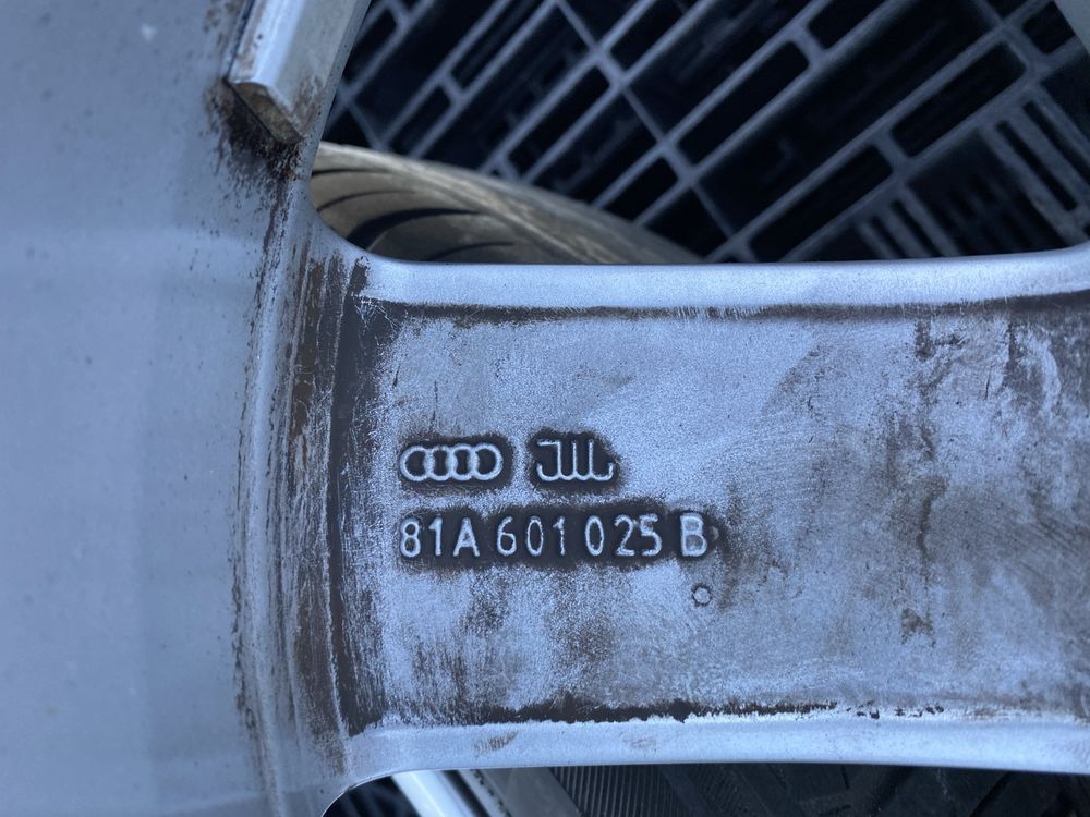 17 цола 5 х 112 мм Ауди Audi Q 2  , Q 3 , A 3 , A 4