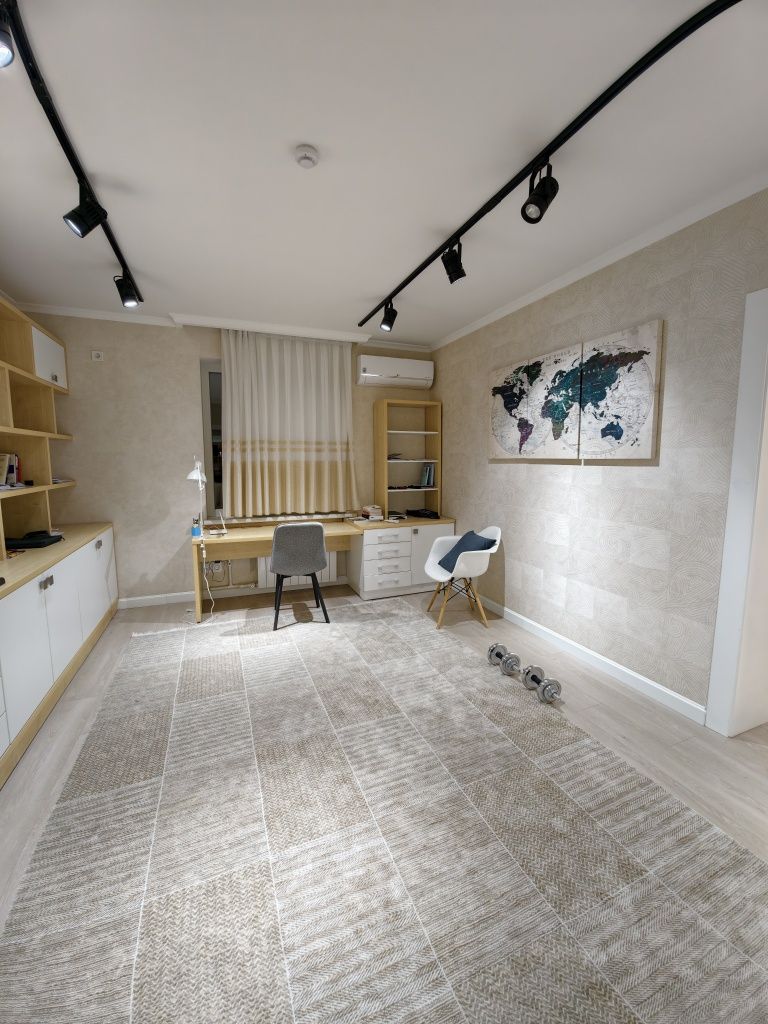 Продаётся квартира Цум 100 м² кафе BON ID: #3363
