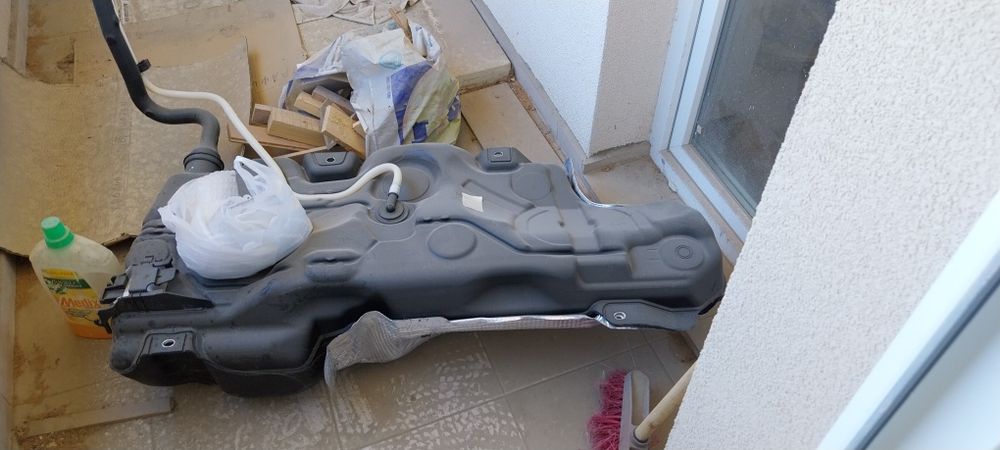 Здравейпродавам резервоар за SEAT,WV, може и на ШКОДА след 2012г.лепен