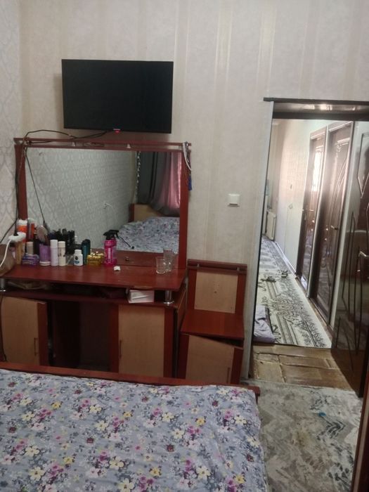 Kvartera sotiladi 90 ming dollor kelishamiz balkon 2×6 remont oʻrtacha