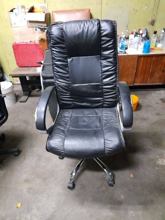 Офис столове здрави