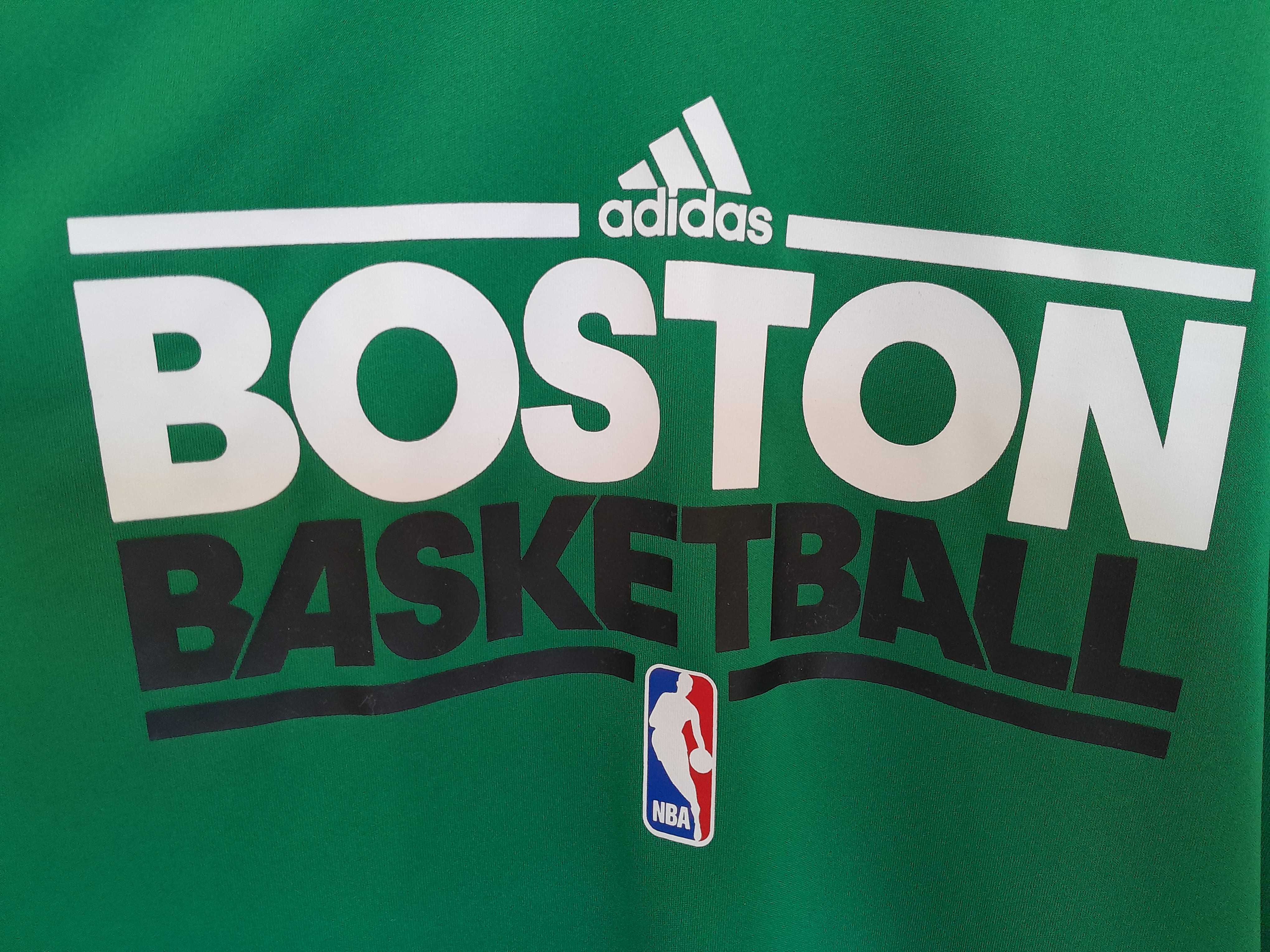 Продавам баскетболна тениска Boston Celtics