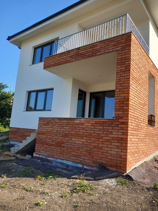 Caramida feliata apareta