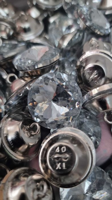 Nasturi sticla tapiterie