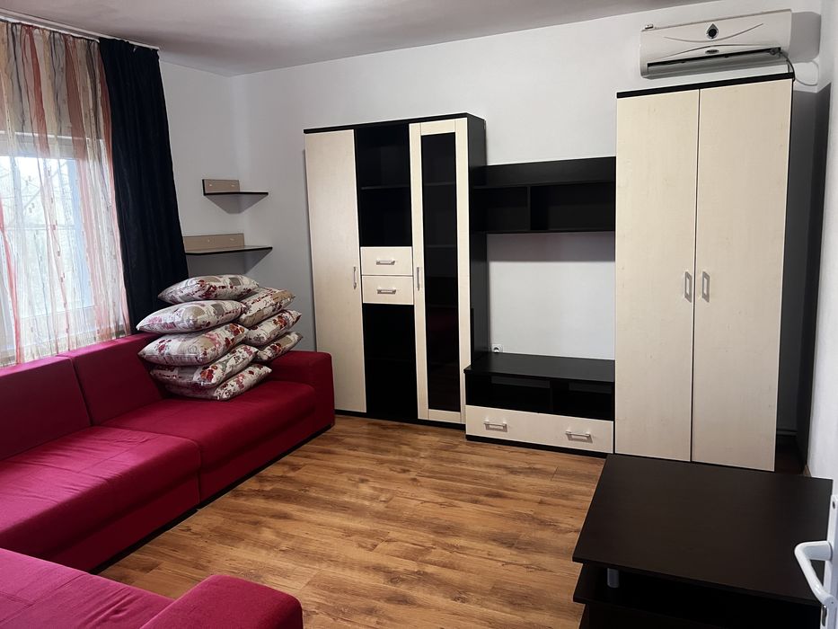 Casă 3 camere +curte 500 mp de închiriat