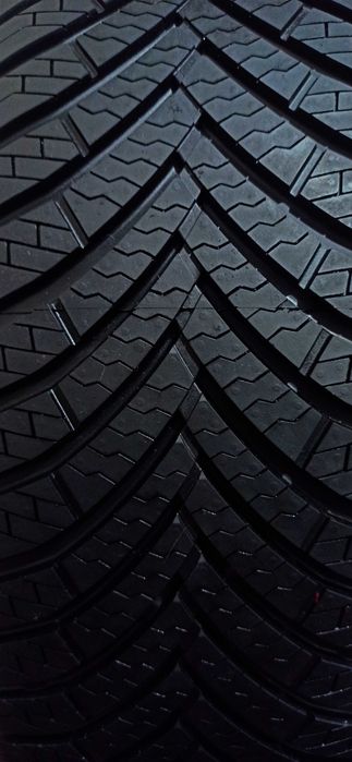 Шина, балон Largo Promax All Season 225x60xR17