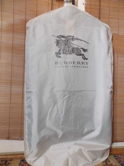 Costum barbatesc Burberry NOU marime 56R