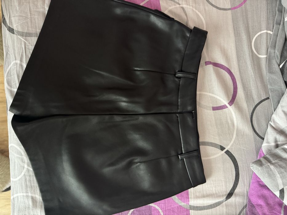 Кожена и дънкова пола