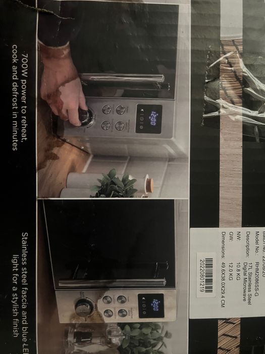 Cuptor microunde Russell Hobbs