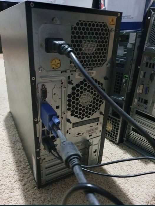 Lot PC funtionale Dell Acer Veritone 4640G Lenovo M82 Fujitsu e5731