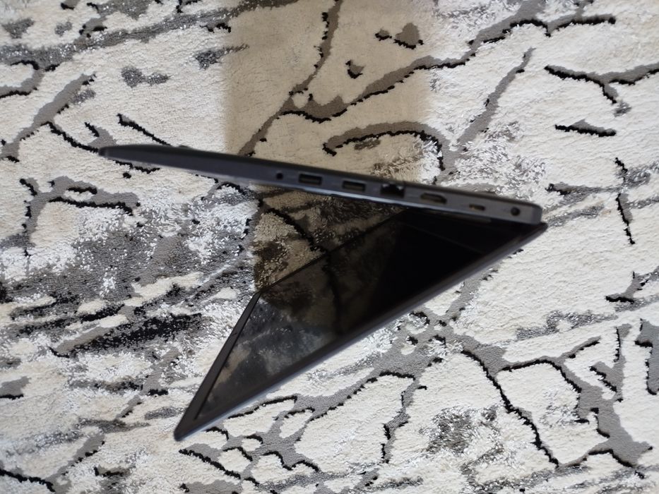 Dell noutbuk sotiladi