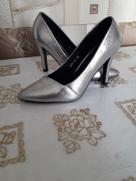 Продам туфли лодочка