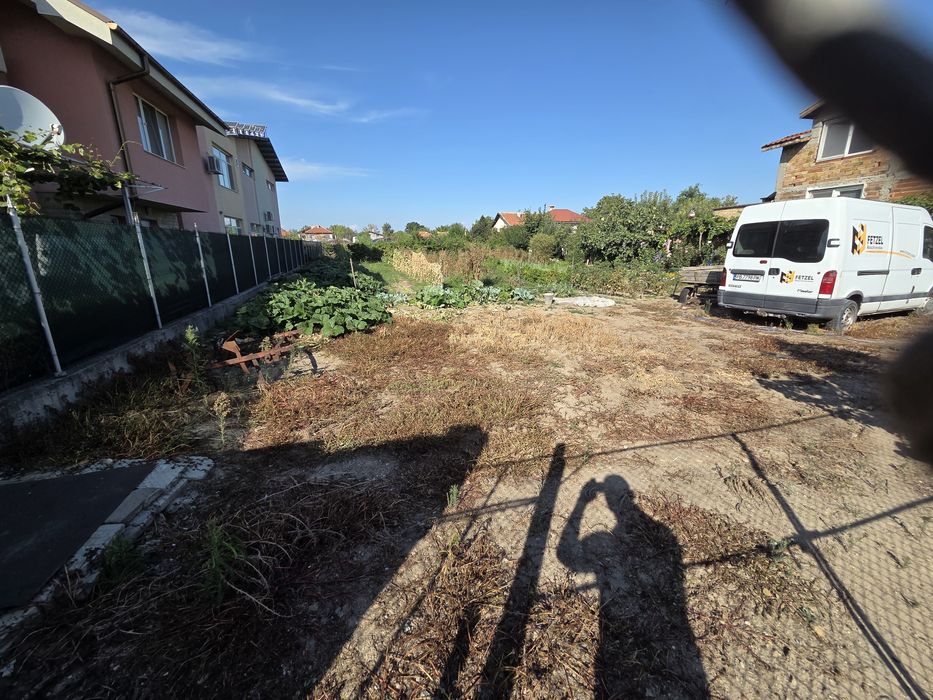 Парцел в с. Калековец-789 кв. Ограден на Асфалтов път