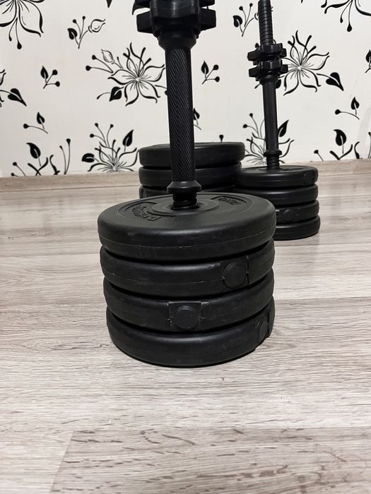 Vând set complet de gantere – 2 bare + 12 discuri!