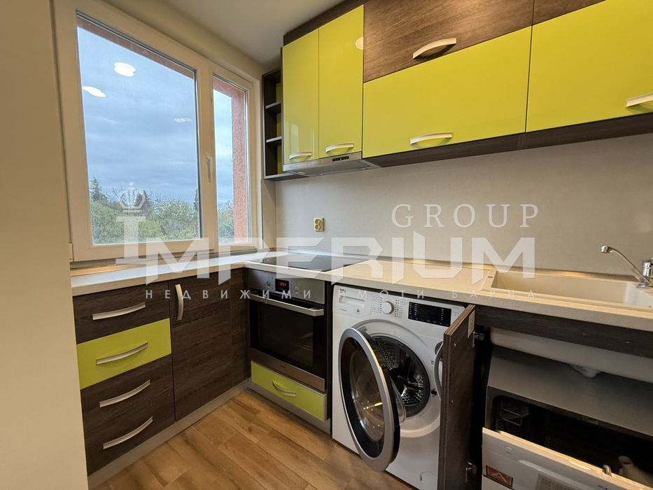 Тристаен обзаведен апартамент под наем в района на Спортна Зала, гр.