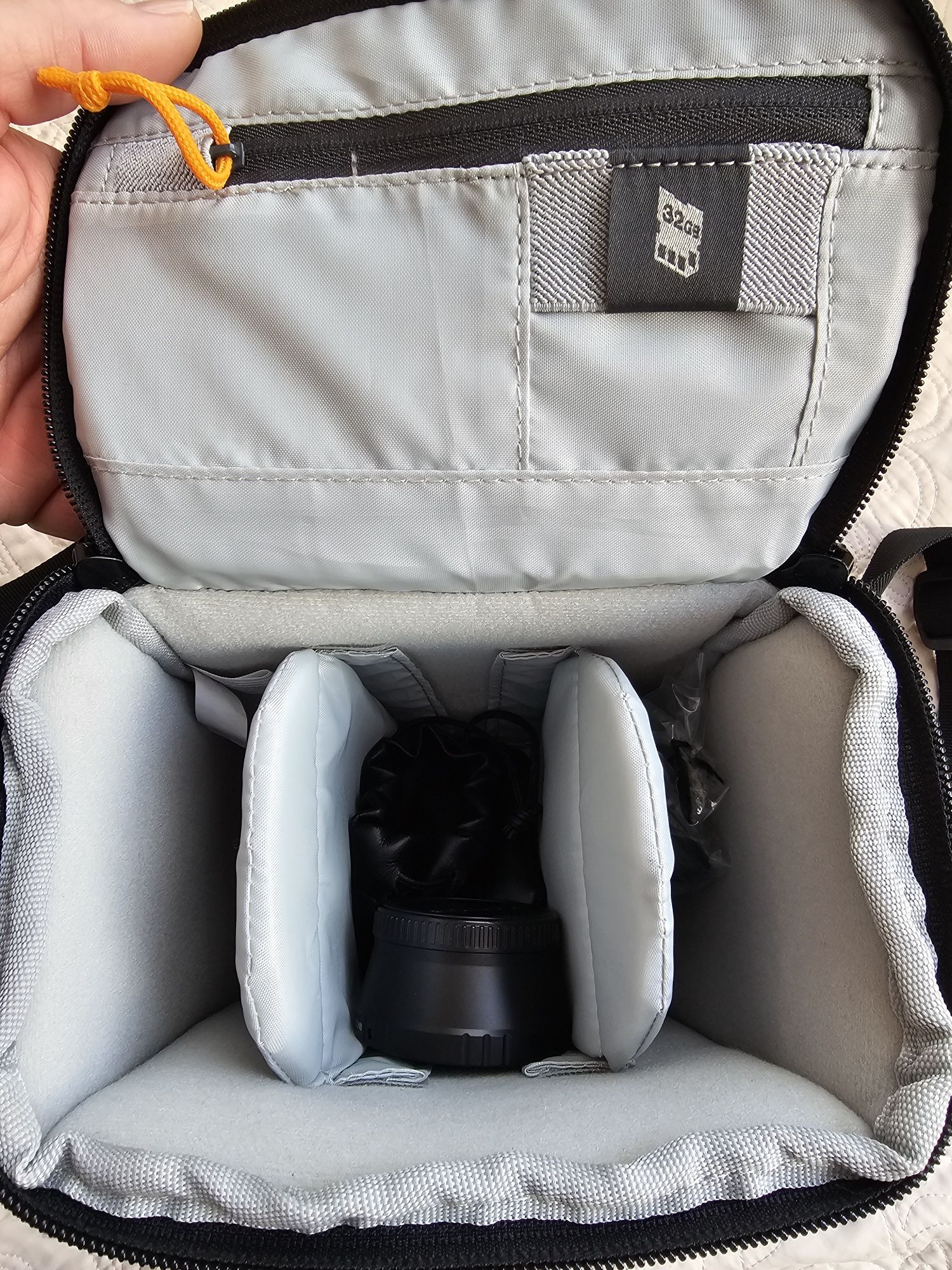 Нова чанта за фотоапарат Lowepro Adventura SH 140 II Black