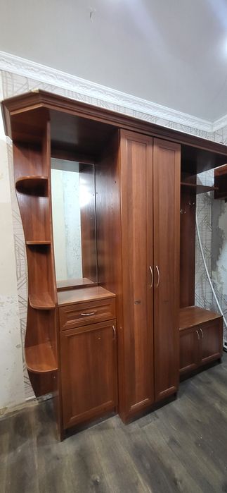 Продам прихожую недорого