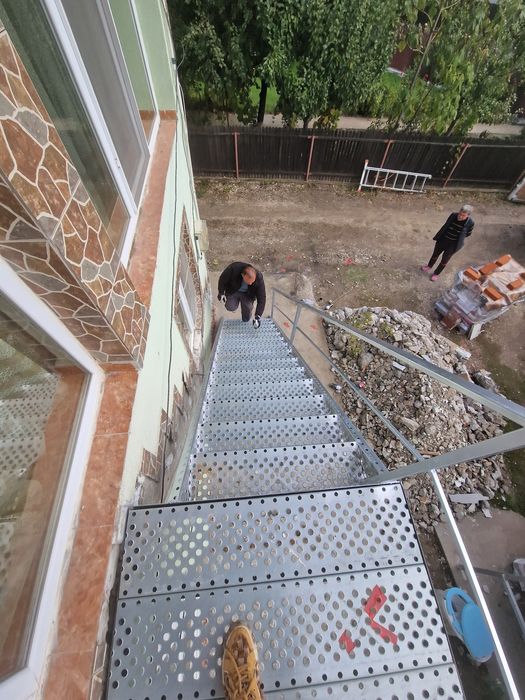 Scari metalice galvanizate