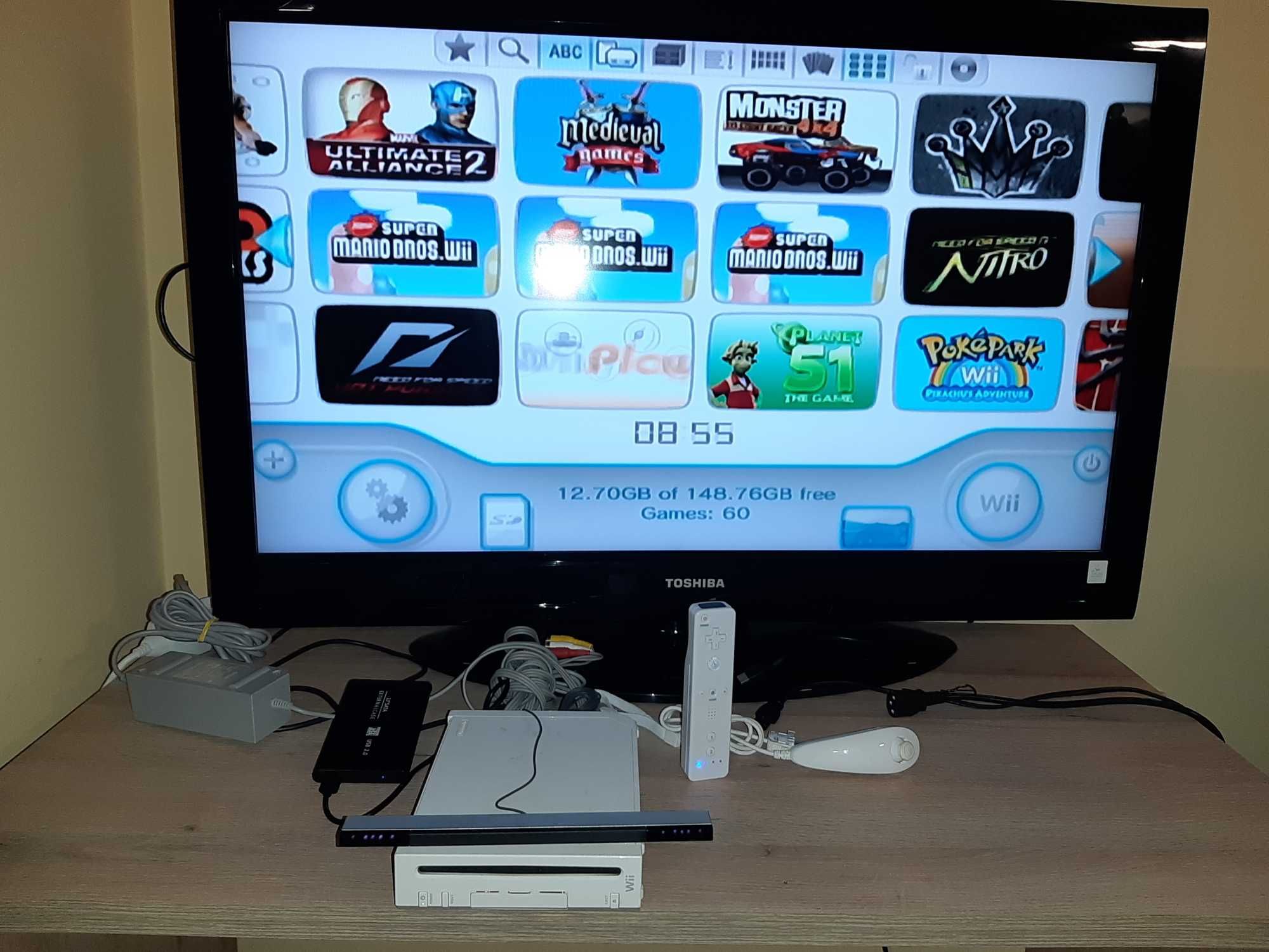 Нинтендо Nintendo wii комплект цената е за всичко 89 игри на хард диск