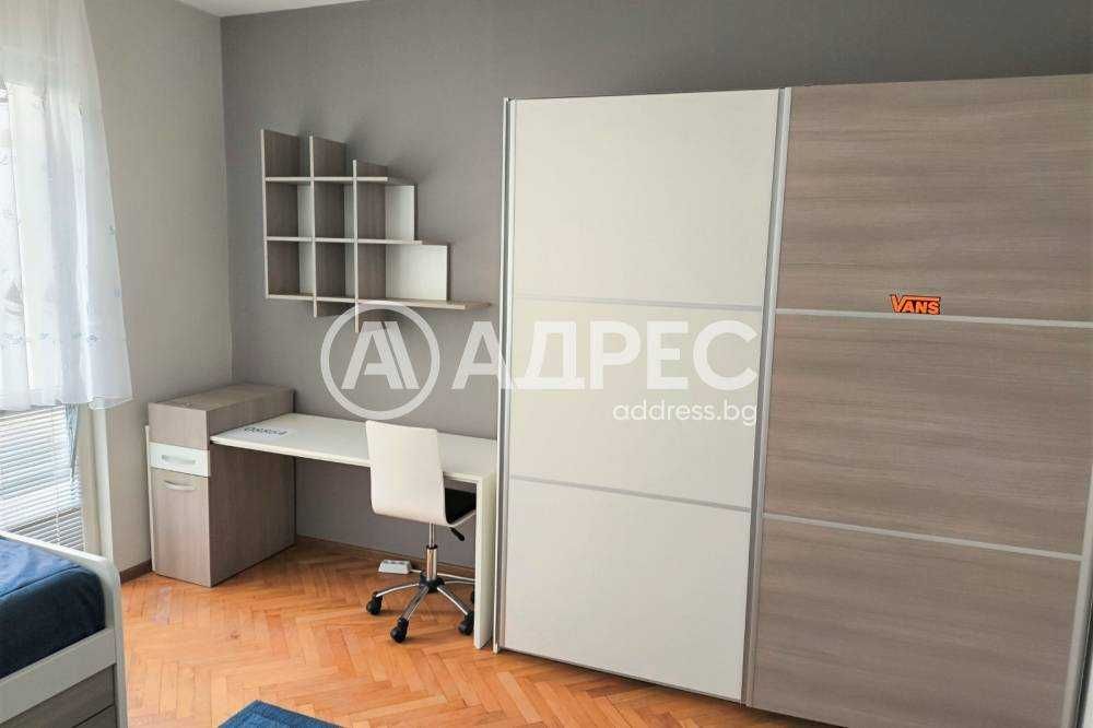 Напълно обзаведен тристаен апаратмент