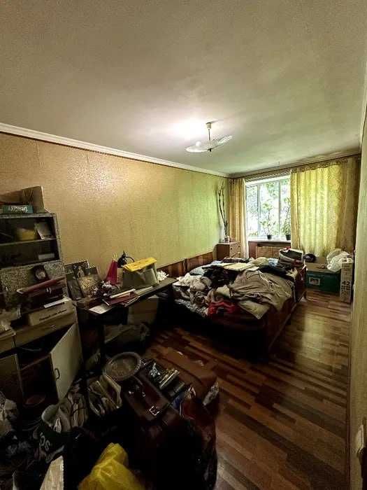 Ц2 17- maktab yonida 4/4/4 90m2 sotiladi !!!