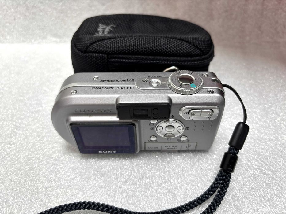 Перфектен! Като нов! Цифров Фотоапарат Sony Cyber-shot DSC-P10
