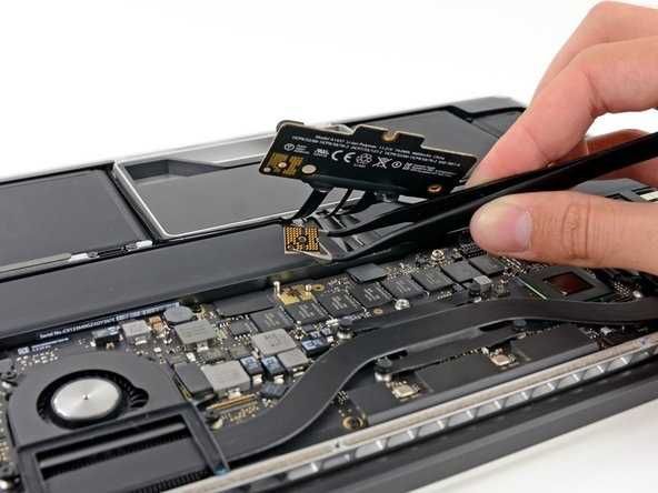 Dezmembrez Macbook pro 15 Late 2013 mid 2014 A1398, mufa alimentare