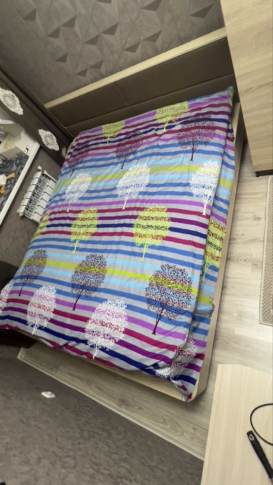 Продам двуспальную кровать