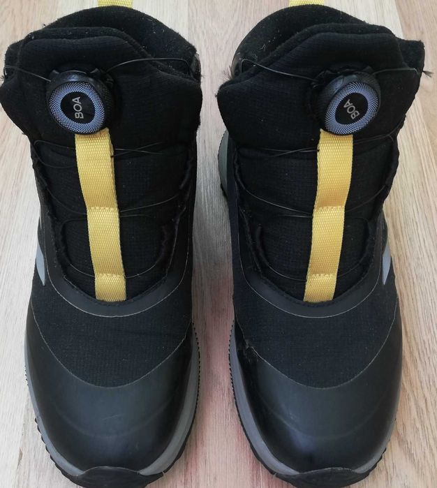 Боти на Adidas Ном. 40