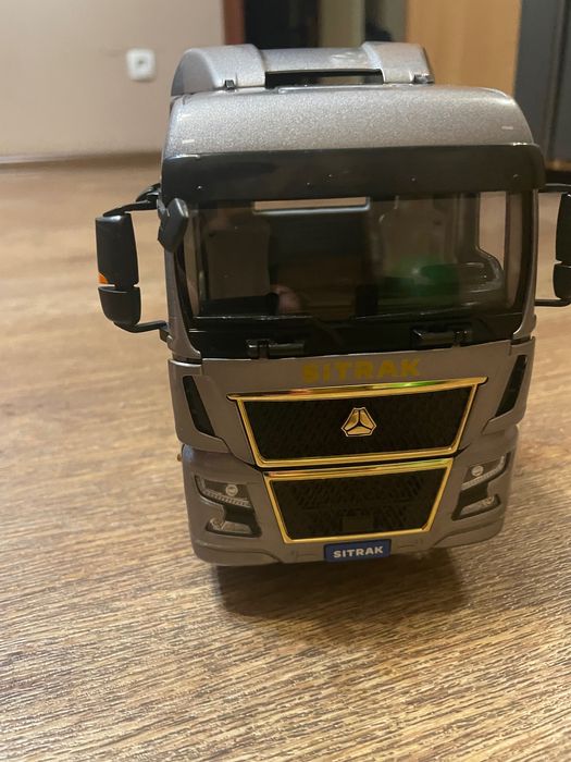 Масштабная модель тягача Sitrak (Ситрак)