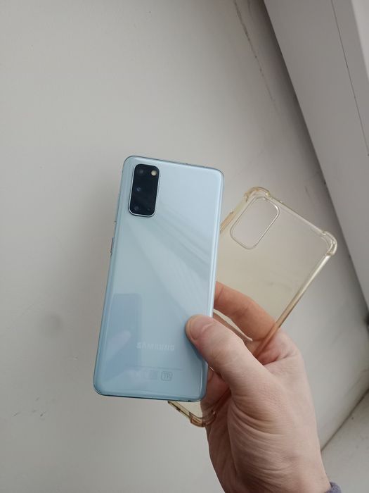 Samsung S20 128GB в отличном состоянии