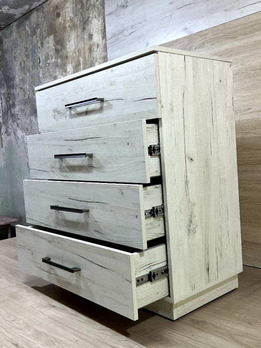 Продаëтся качественный Комод