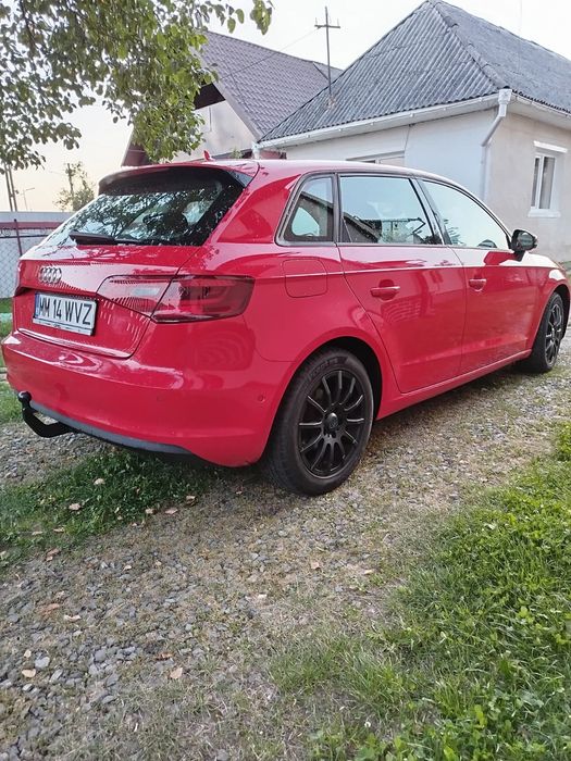 Audi A3 1 4 tfsi an 2013
Bi-xenon Led, Navi cu camera