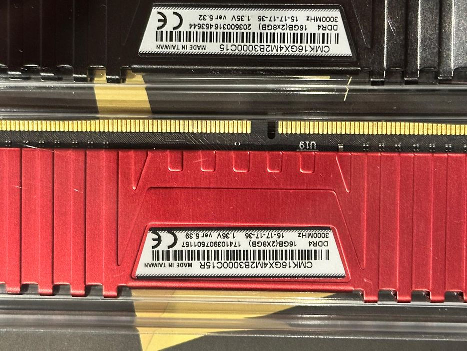 Memorii RAM Corsair Vengeance LPX DDR4 32GB (4X8GB) 3000MHz