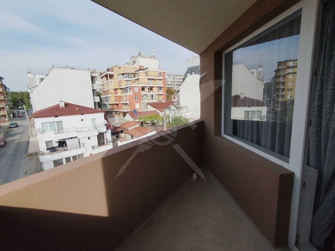 Продава се Двустаен апартамент в Варна, Погреби - 53 кв.м за 2642 €/кв.м - Снимка #8