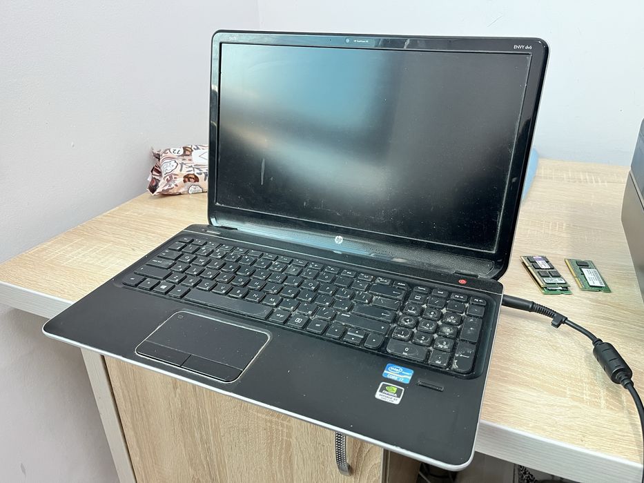 Ноутбук Hp dv6 core i7 /16gb не включается
