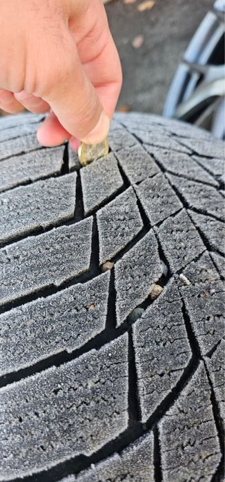 Шины и диски сатылады.