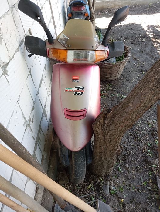 Vând scutere Peugeot și Aprilia Amico