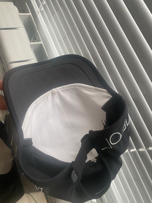 Шапка Nike черно бяла