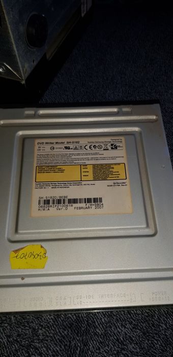 vand dvd rw model SH-S182