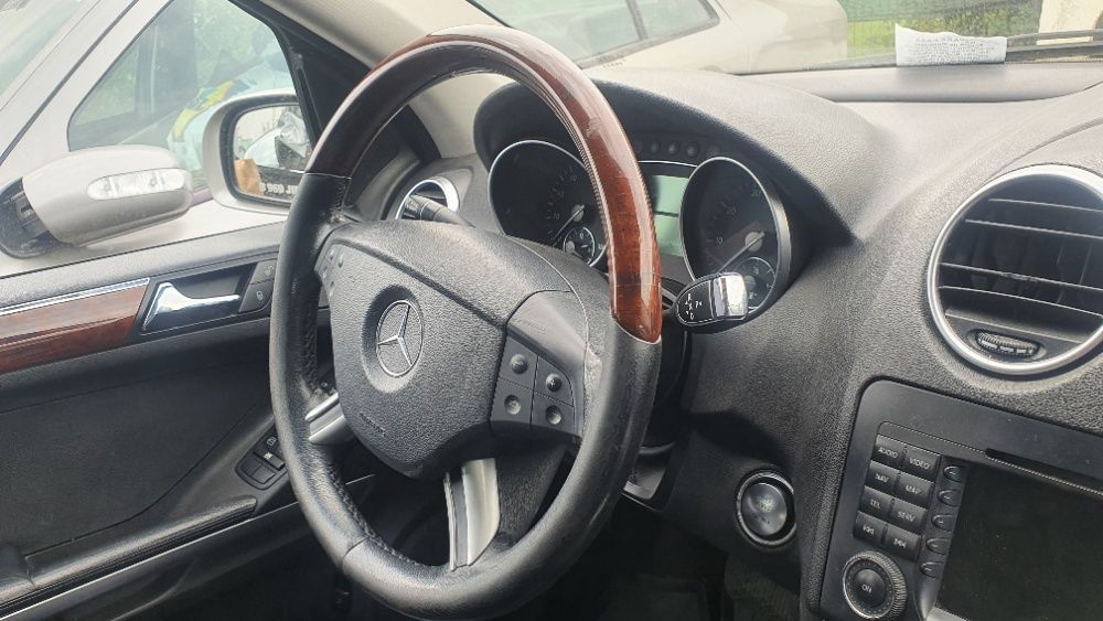 plansa de bord neagra Europa Mercedes ML W164 ML280 ML320 ML500 ML420