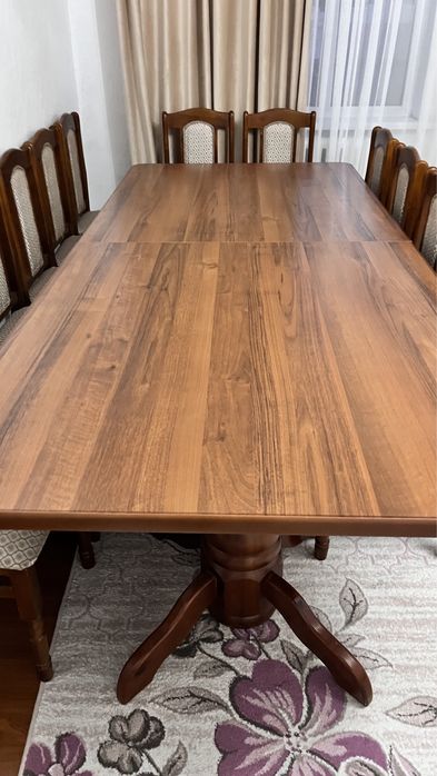 Стол со стульями