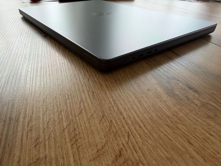 MacBook Pro 16" M3 MAX 16-CPU, 40-GPU, 64GB RAM, 1TB SSD В ГАРАНЦИЯ — миниатюра 2