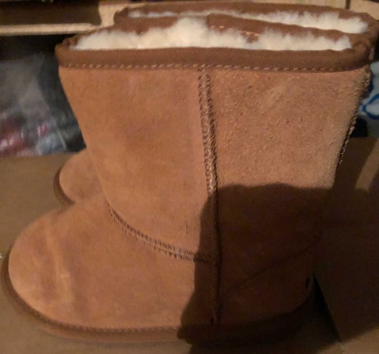 Cizme UGG Australia, piele intoarsa si blana, ca noi, mar. 34