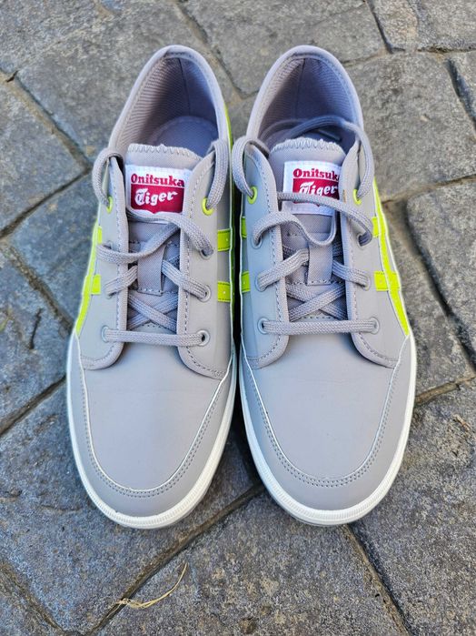 Vand tenisi universali